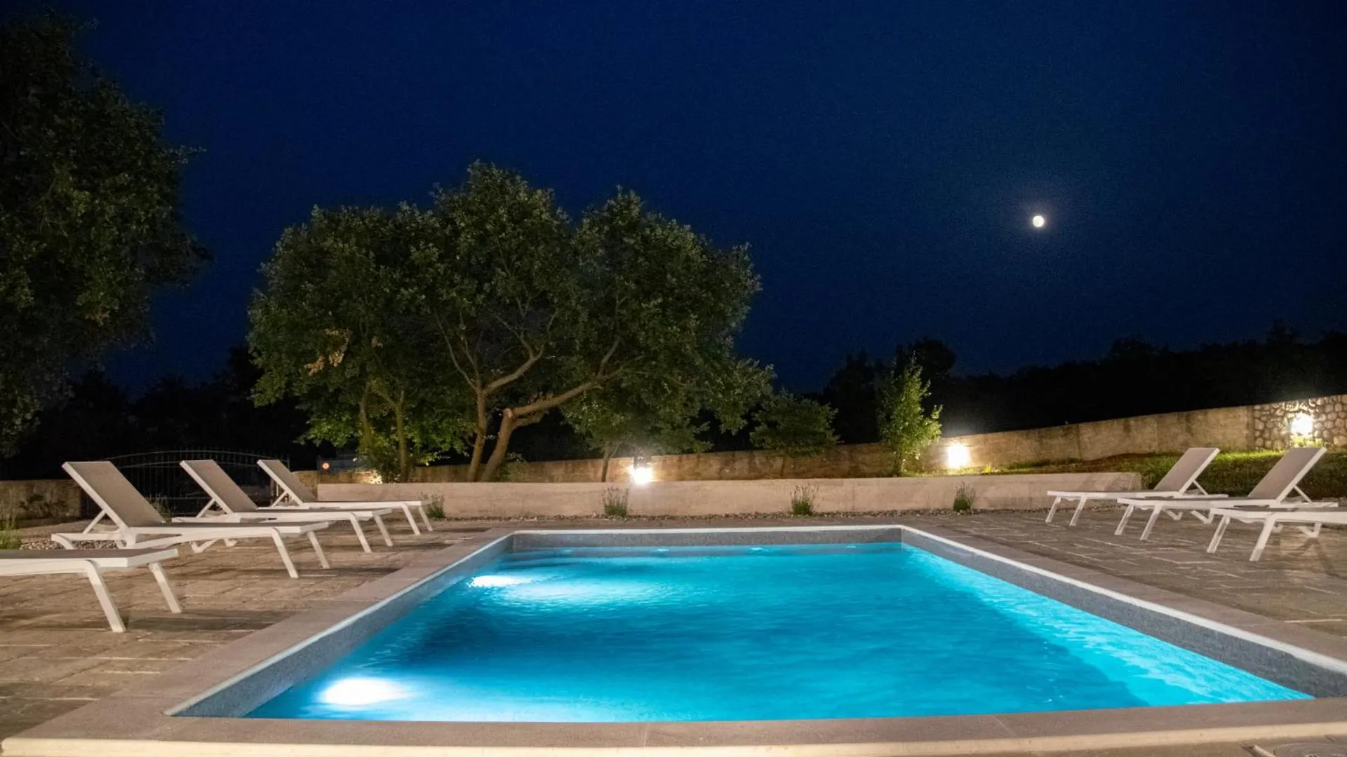 New Serenity Zen Garden Villa Posedarje